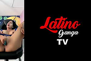 Mujer Luna Bella, Masturbándose sacando el squirt / LatinoGangaTV