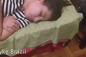 Myke brazil recebe a duda e mulata na sua para para dormir com ele  Veja Filmes Completo X-Video RED