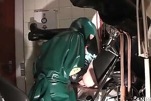 Rubbernurse Agnes - Green surgical gown - urgent emergency response due to acute erectile tension: sucking off the jammed sperm juice