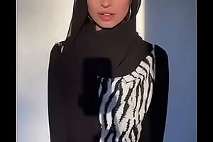 Hijabii facee