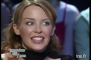 Kylie Minogue - Would you make a porn movie? (Oui Non)