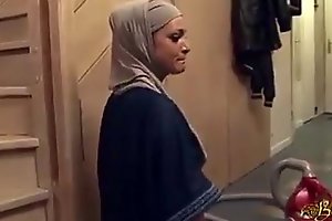 Hijabi BBC slut fucked into ass