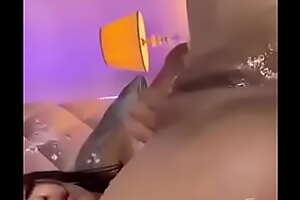 HOT GIRL SQUIRTING